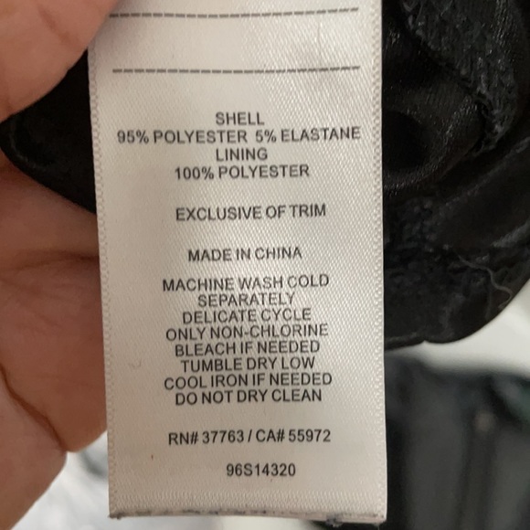 LAUNDRY BY SHELLI SEGAL Black Dress With Ruffle Sleeves | Medium - Picture 6 of 8